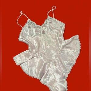 Elegant vtg lace ruffled lingerie one piece